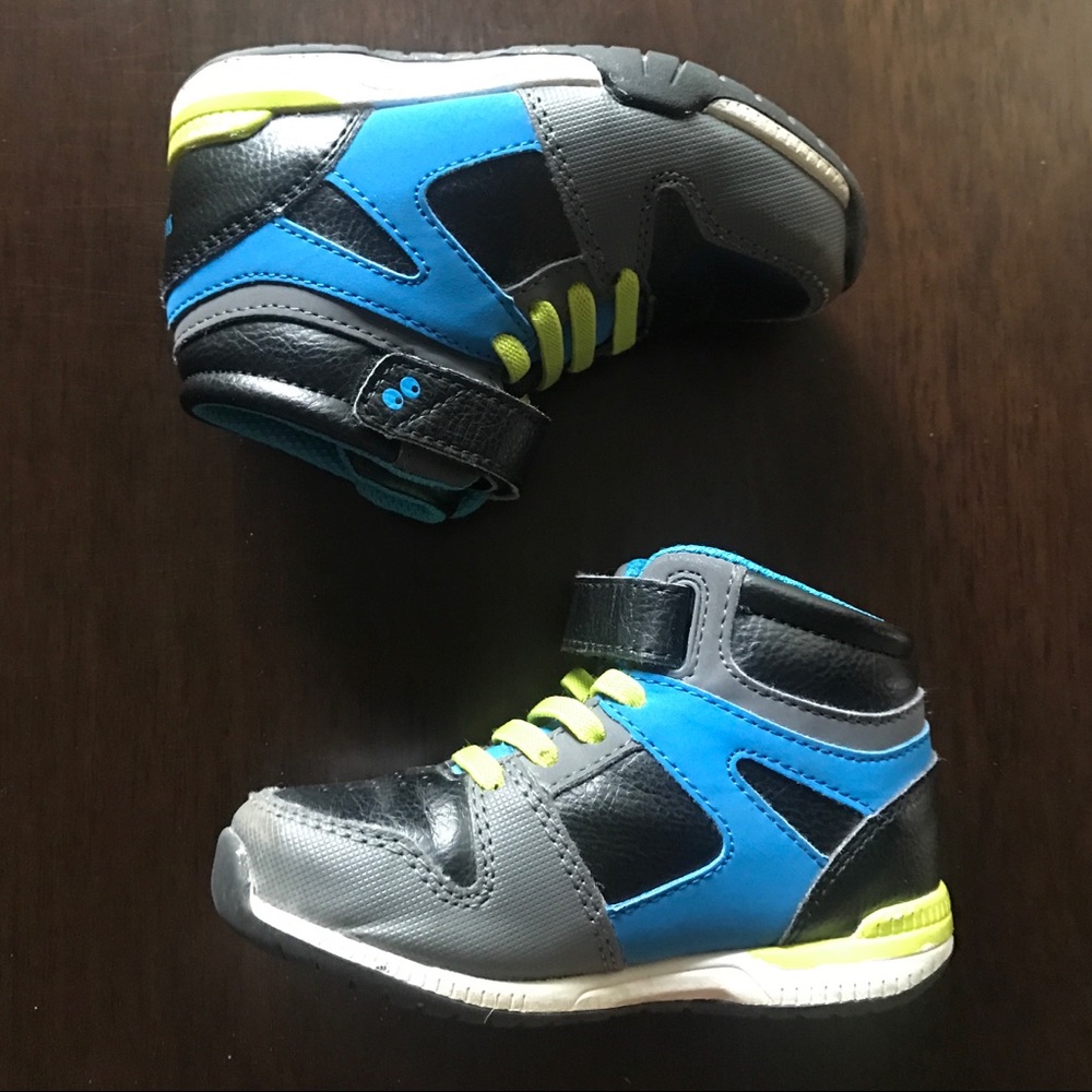 Surprize by Stride Rite Hi Top Velcro Sneakers